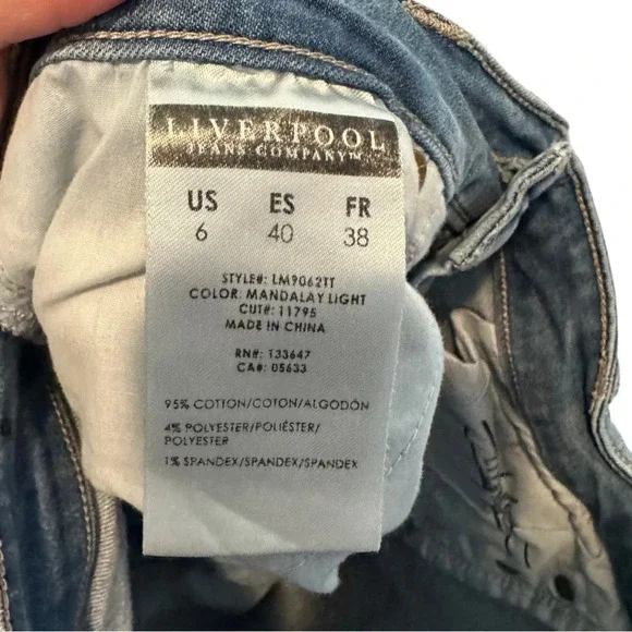 Liverpool Jeans Light Wash Distressed Denim Shorts size 6 - Picture 5 of 6